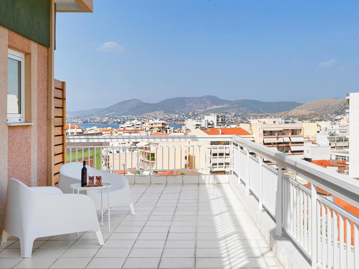 Modern Penthouse Overlooking Halkis Халкида Экстерьер фото