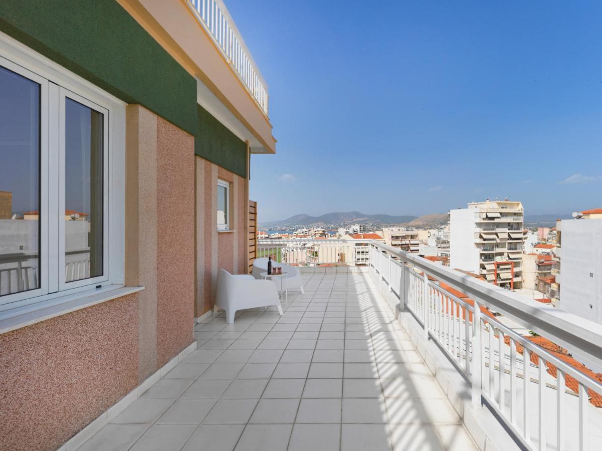 Modern Penthouse Overlooking Halkis Халкида Экстерьер фото